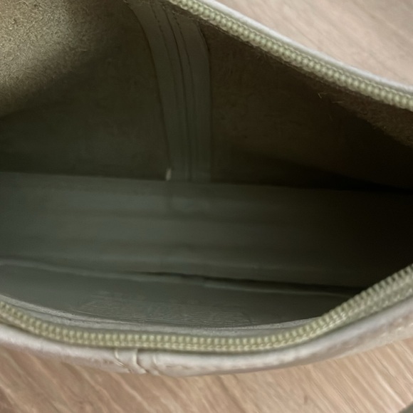 Vintage Coach Pistachio Green Small Leather Crossbody 4104 - Picture 10 of 12